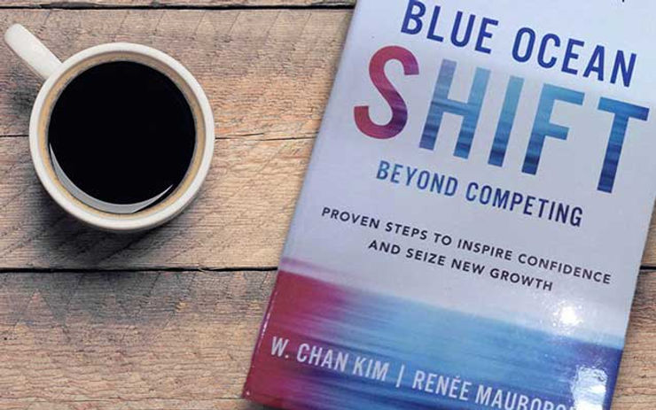 Blue Ocean Shift: Dari Kompetisi ke Penciptaan Nilai di Era AI