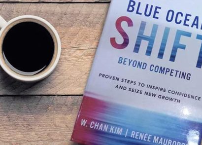Resensi Buku BLUE OCEAN SHIFT oleh W. Chan Kim & Renée Mauborgne